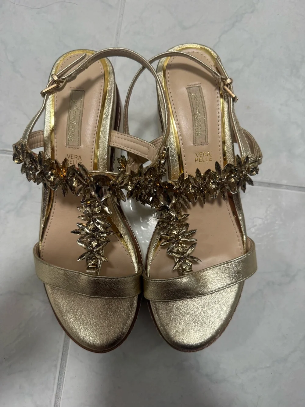 Vera Pelle Metallic Rhinestone Gold Jeweled T-Strap Sandals Wedge Shoes size 9